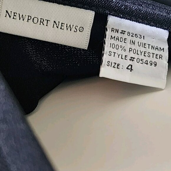 NEWPORT NEWS Solid All Black Short Sleeve Pullover V Neck Dress Womens Size 4 - Picture 5 of 6